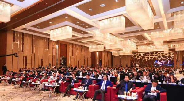 公司承接已内酰胺原料罐区清洗工程1