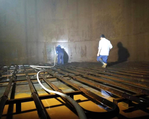 10000立方的碳钢储罐清洗